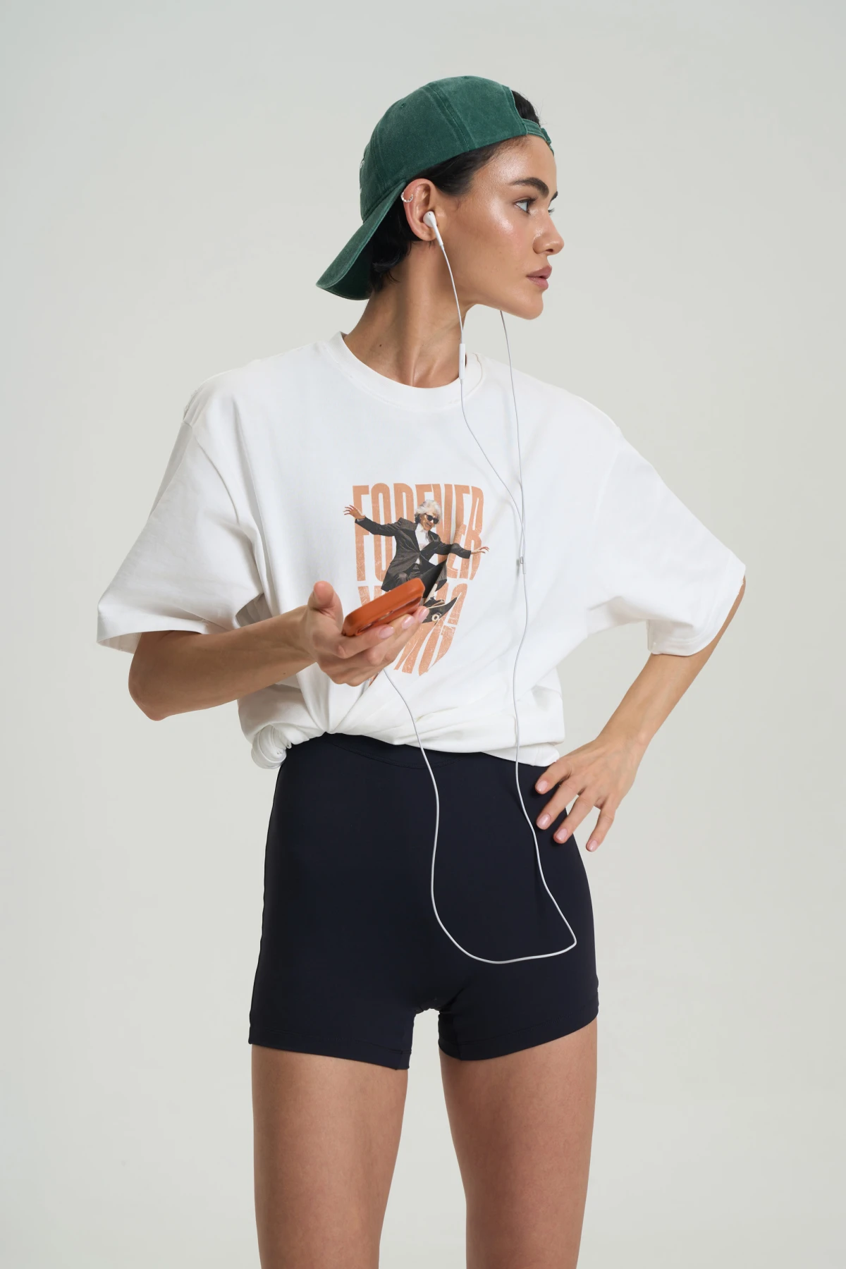 Футболка Forever Young из плотного трикотажа М/L
